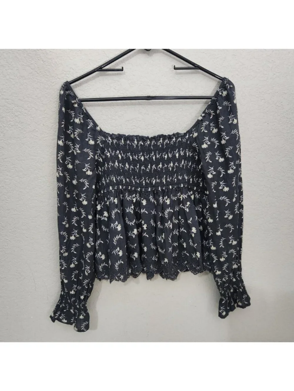 American Eagle Floral Smocked Long Sleeve Blouse Black & White M Lightweight